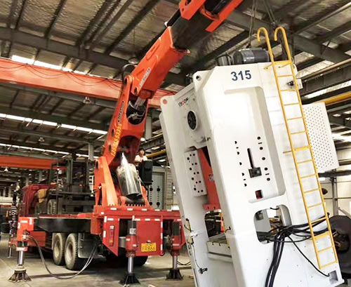 当阳附近随车吊出租，轻松解决运输难题