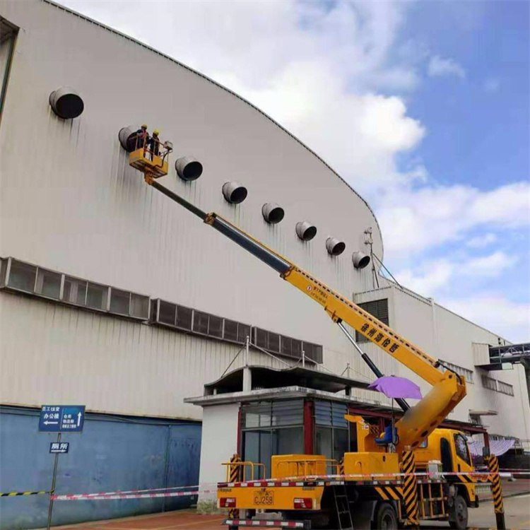 当阳高空作业车出租服务：专业广告牌安装解决方案